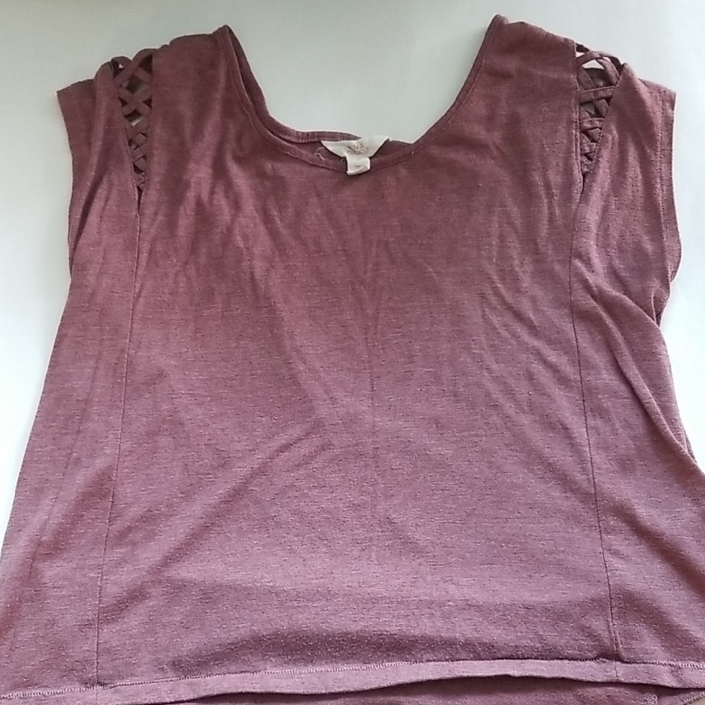 Sun & Shadow Mauve Top with Lattice Sleeves Size M